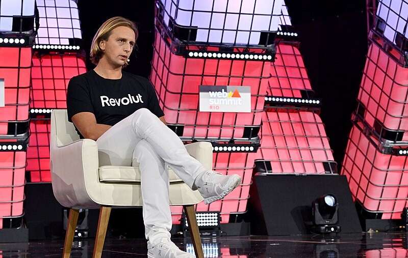Revolut: arriva la licenza bancaria britannica, cosa cambia per la fintech
