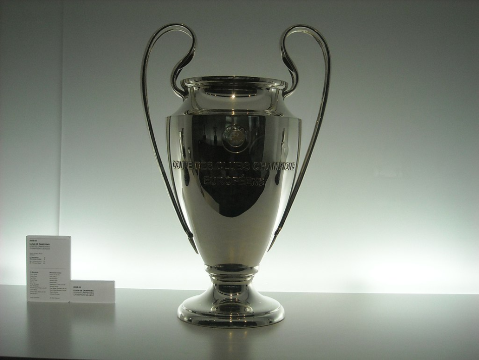 Il primo piano di una delle Champions League nel museo del Barcellona