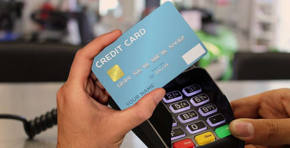 Carte di credito: cos'è e come funziona l'addebito di pre-autorizzazione
