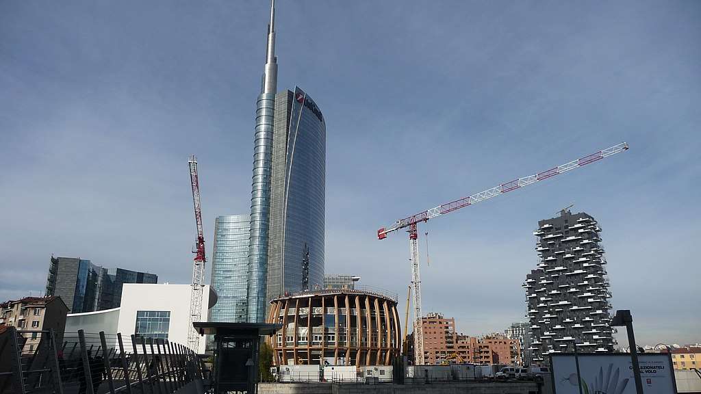 Unicredit: in attesa del takeover su Commerzbank internalizza il business vita