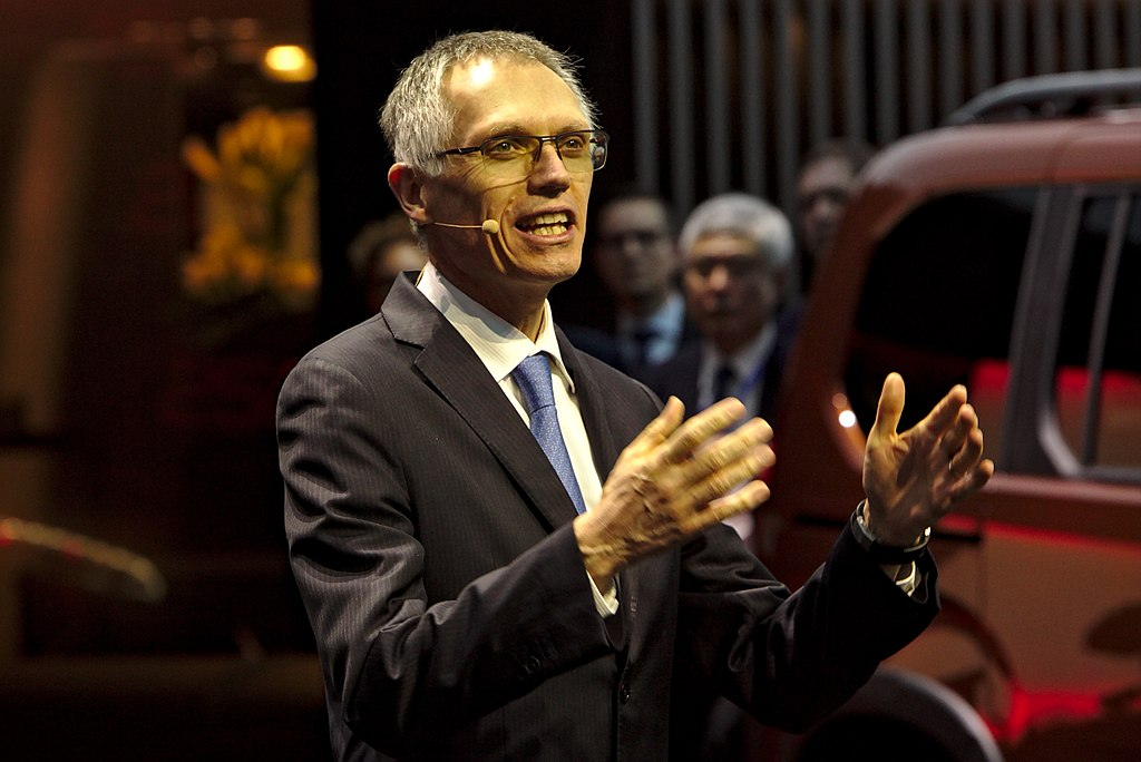 L'amministratore delegato di Stellantis, Carlos Tavares, durante una presentazione