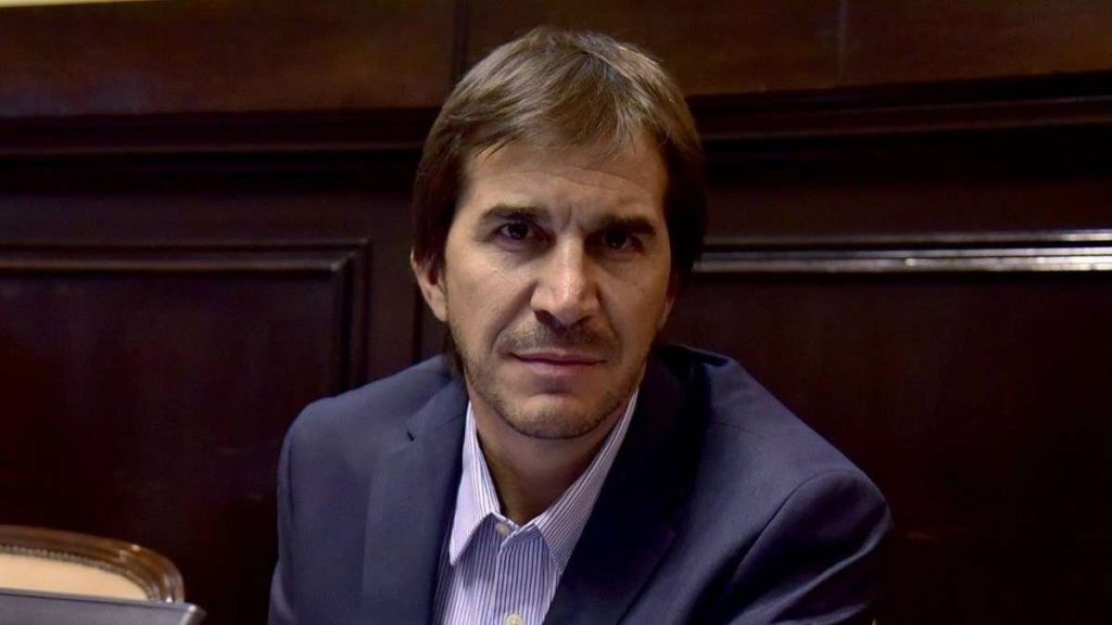Un primo piano di Javier Faroni