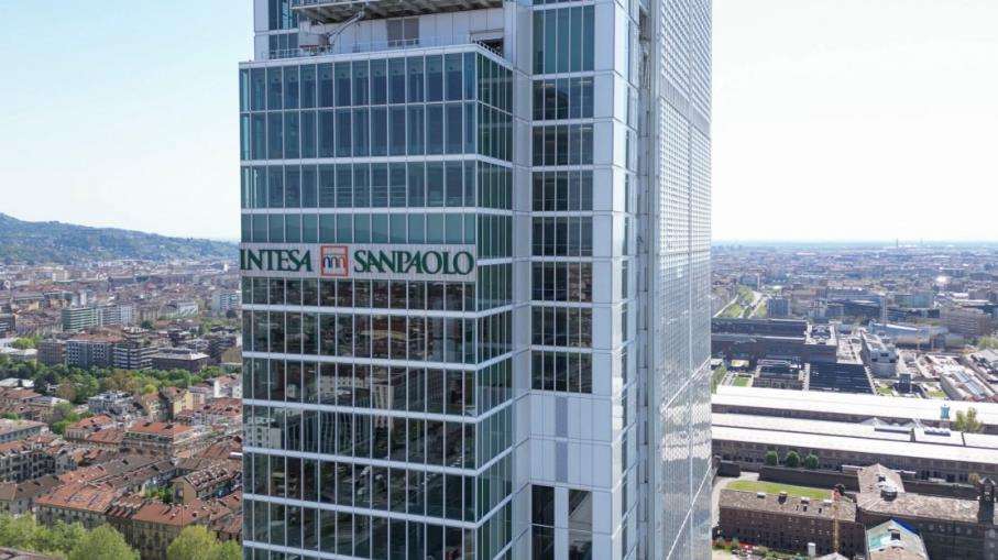 Intesa Sanpaolo: trimestrale oltre le attese, la banca alza la guidance