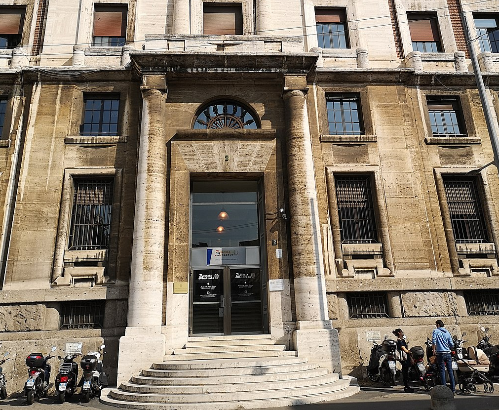 La sede milanese dell'Agenzia delle Entrate