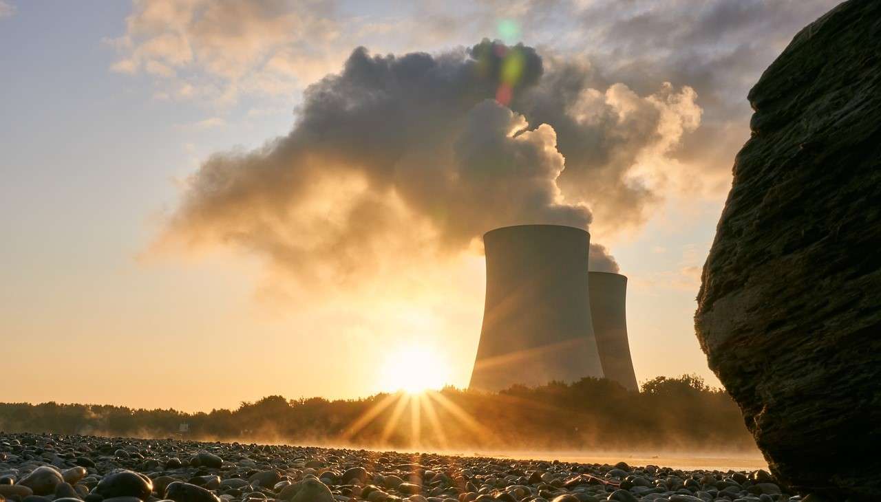 Alphabet e Microsoft puntano sul nucleare per i data center, ecco perché