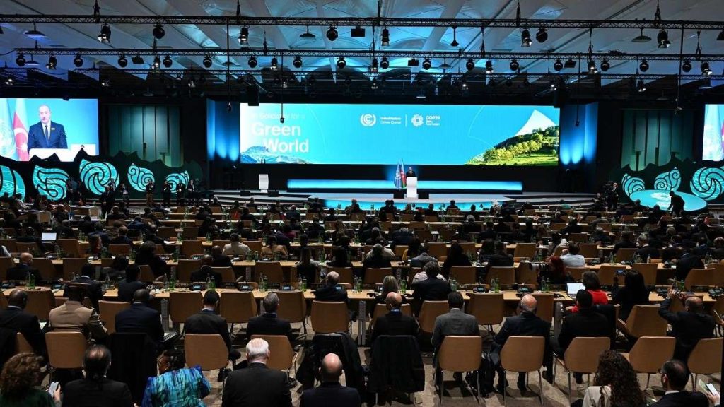 Il tavolo dei lavori alla COP29