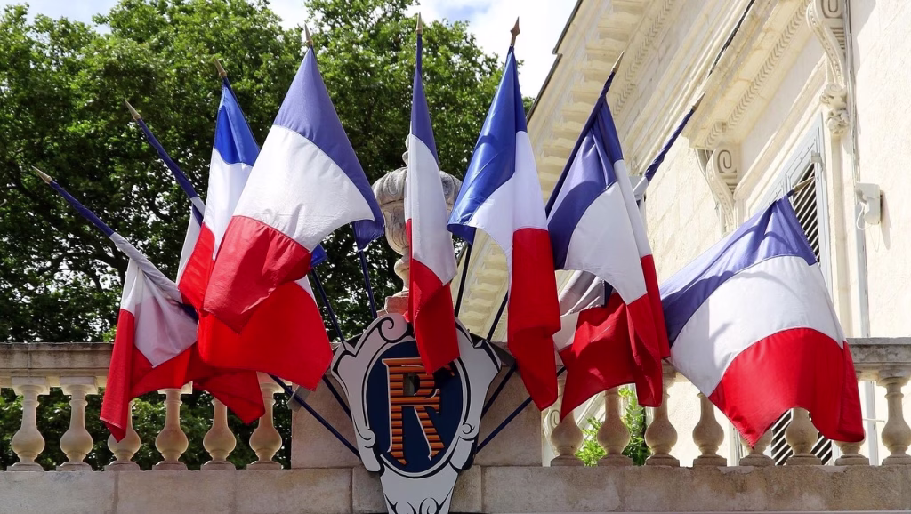 Francia: ecco perché rischiano di crollare il governo e i mercati