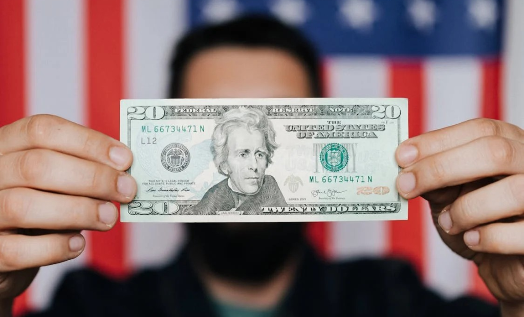 Dollaro USA: gli hedge fund puntano sul crollo dopo le elezioni