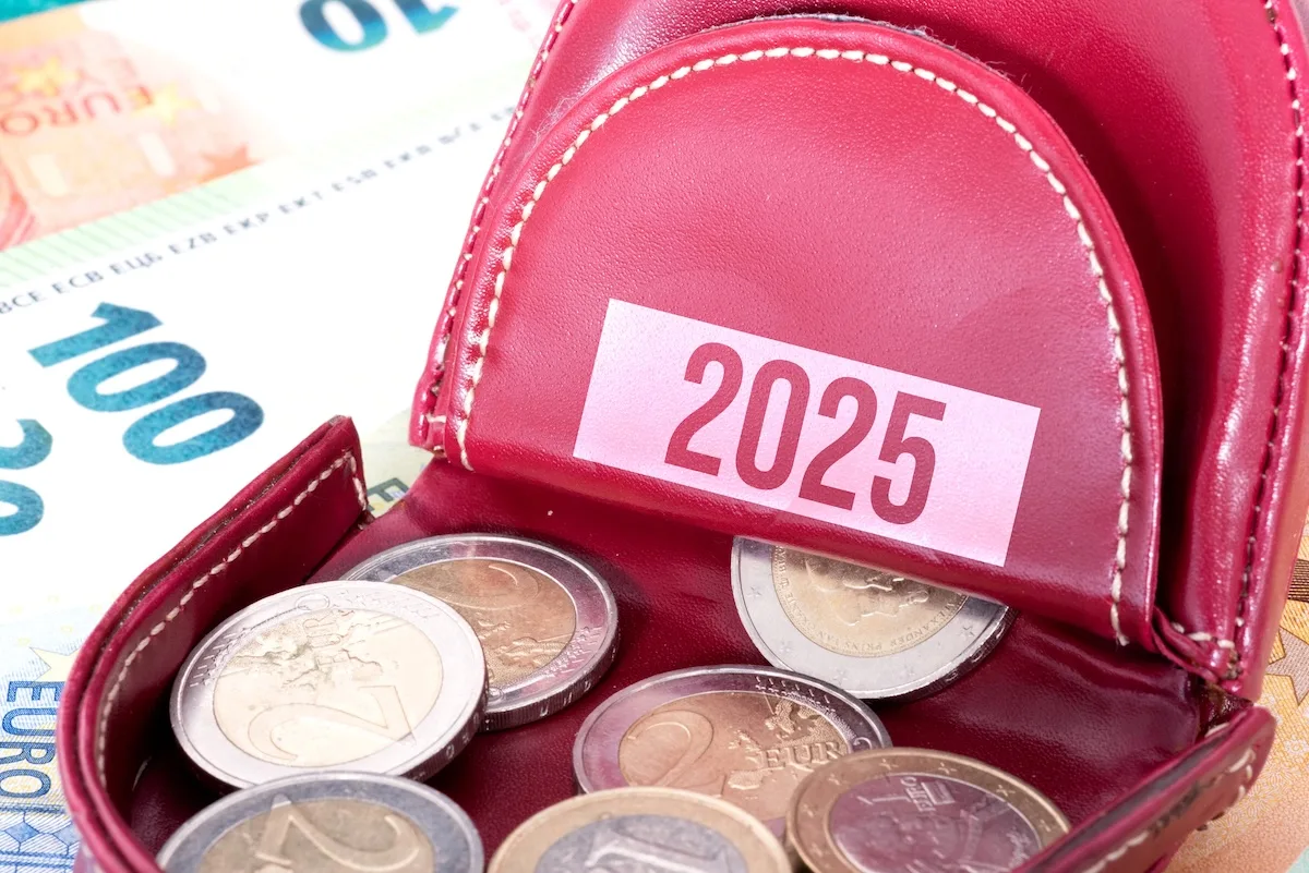 portamonete pieno di monete derivanti dai Bonus 2025