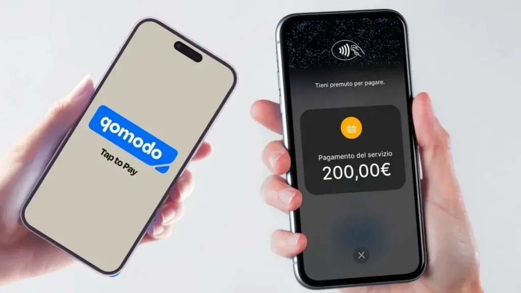 Due persone usano Qomodo sullo smartphone