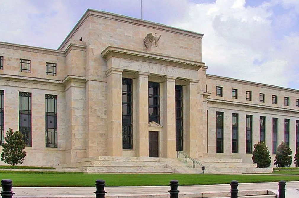 La sede della Federal Reserve, un palazzo in marmo bianco