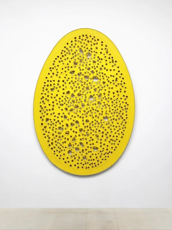 Concetto spaziale. La fine di Dio (in giallo cadmio – I) di Lucio Fontana