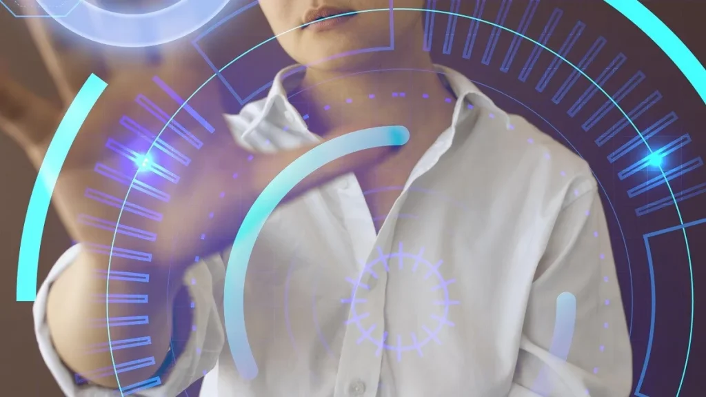 Una donna preme il pulsante di accensione di un'applicazione di intelligenza artificiale