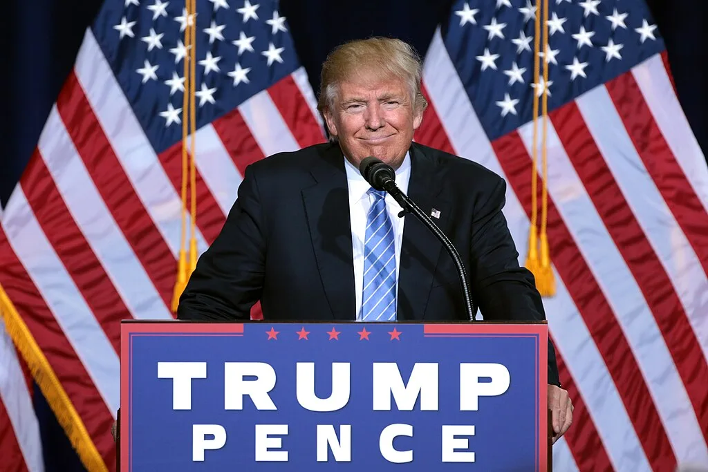 TikTok: Trump annuncia 4 offerenti per la vendita in USA