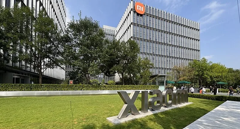 Xiaomi lancia la sfida a DeepSeek e Alibaba sull'intelligenza artificiale