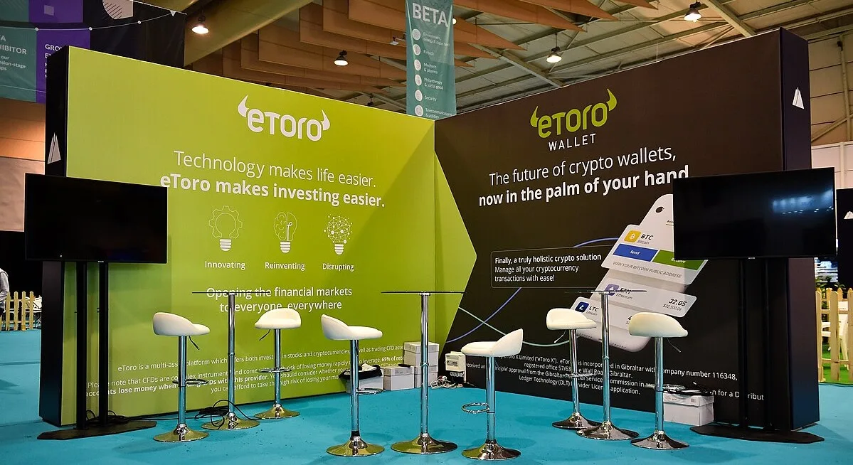 EToro debutta al Nasdaq: prezzo ipo fissato a 52 dollari per azione