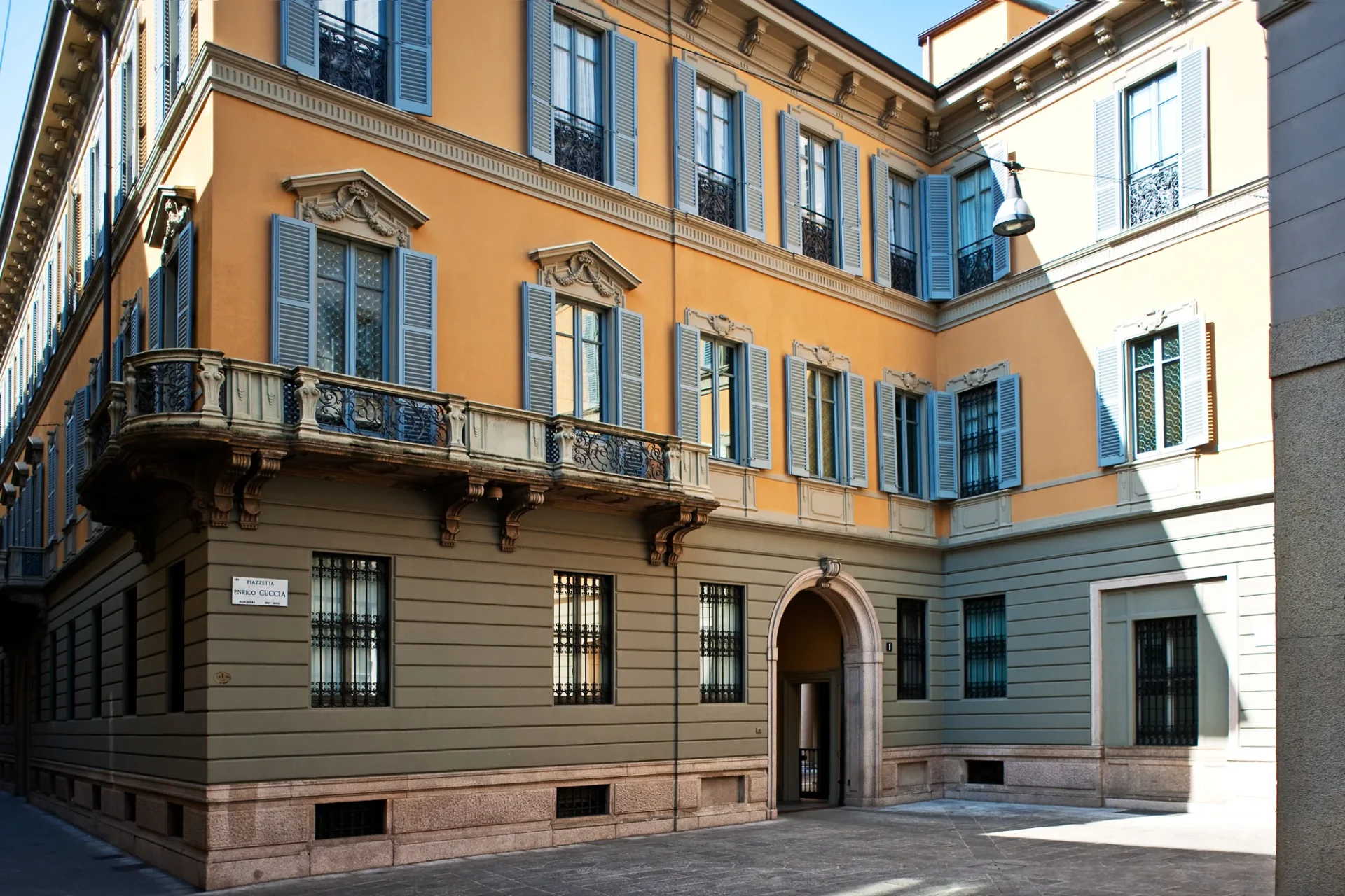 Piazzetta Cuccia, la sede milanese di Mediobanca