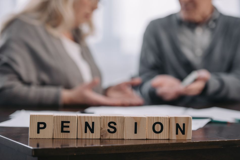 Tesserine gioco Scarabeo compongono la parola Pension