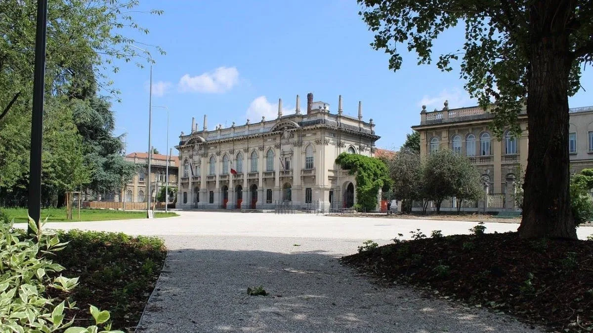 L'esterno della sede del Politecnico di Milano