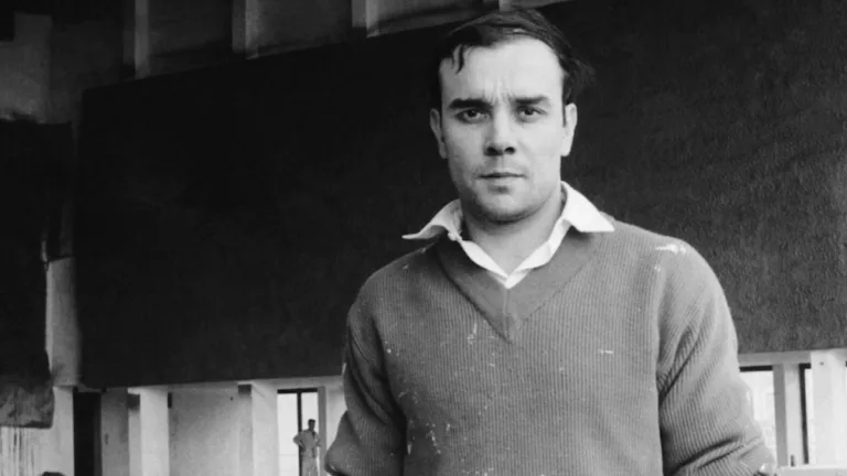 Yves Klein nel suo studio