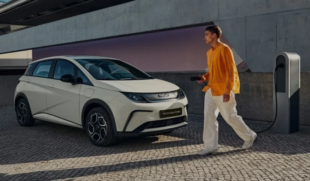 Auto elettriche: quanti usciranno indenni dalla guerra dei prezzi di BYD?