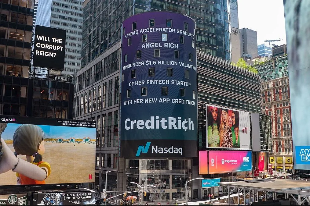 Le insegne del Nasdaq a Times Square