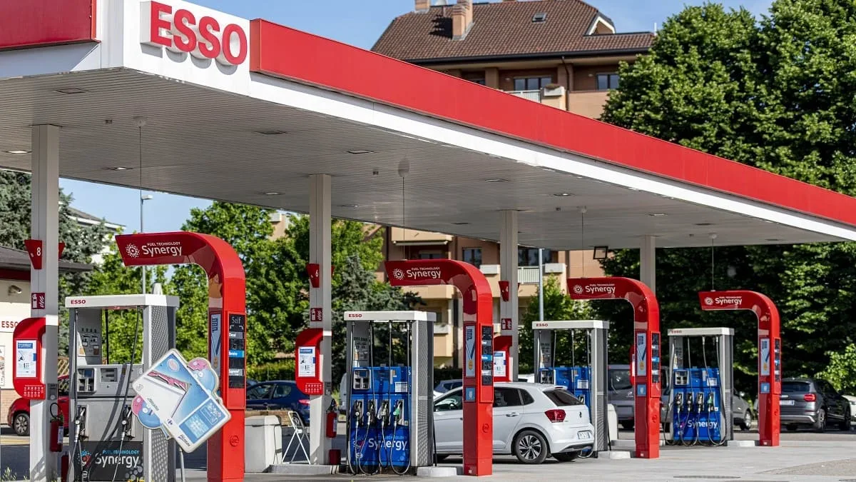 La stazione di servizio Esso di Settimo Milanese