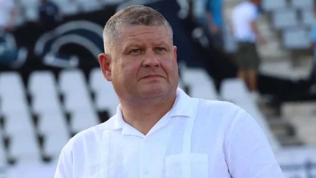 Un primo piano di Roman Dubov, il chairman del Pafos FC