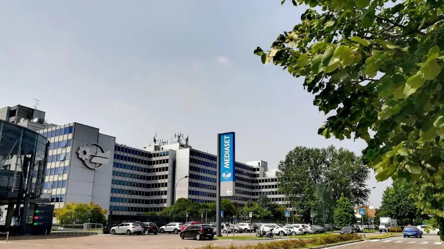 Mfe: ProSiebenSat taglia la guidance, prime insidie della fusione