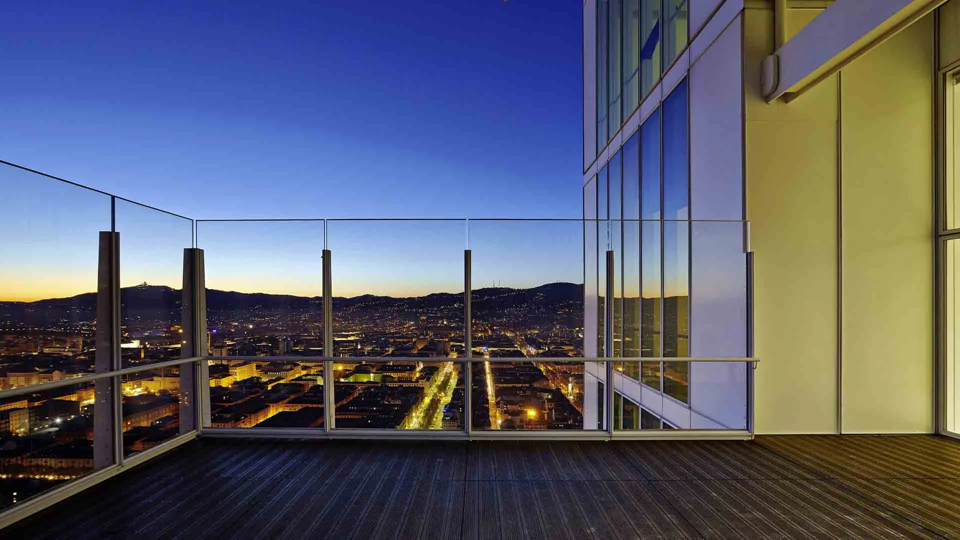 Una vista della città di Torino dal grattacielo sede di Intesa Sanpaolo