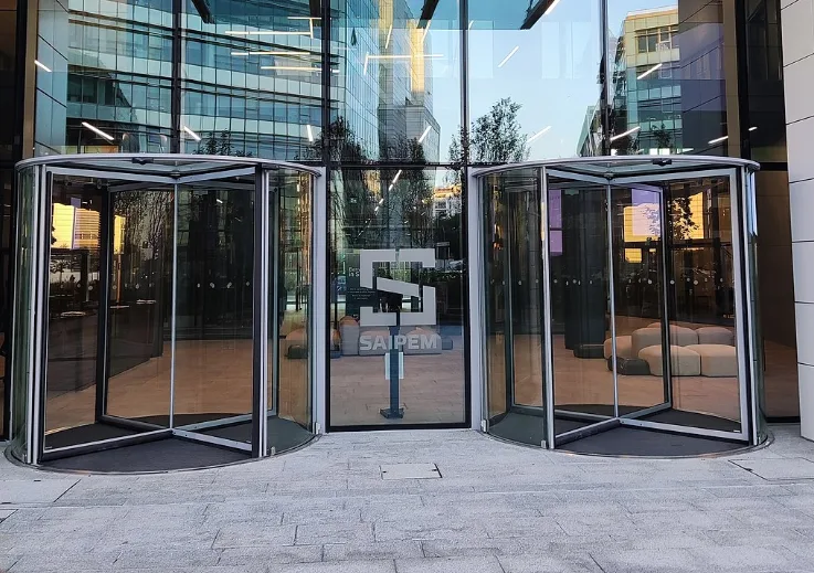 L'ingresso della sede principale di Saipem a Milano Santa Giulia