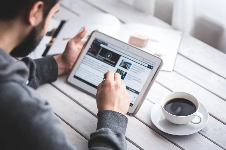 uomo cerca online i migliori conti deposito di settembre 2025