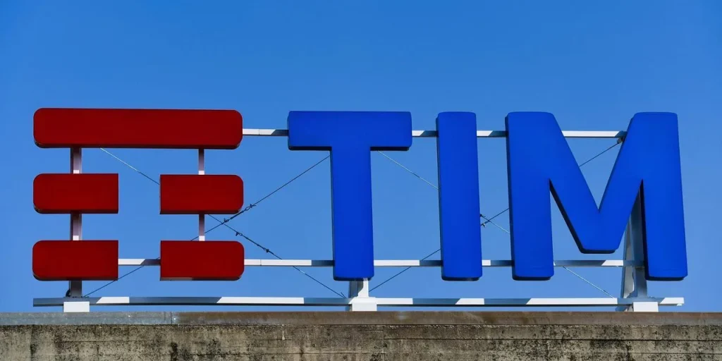 Azioni Telecom Italia: cosa fare dopo accordi commerciali con Poste Italiane?