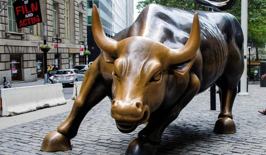 Wall Street ancora da record, gli strategist alzano gli obiettivi
