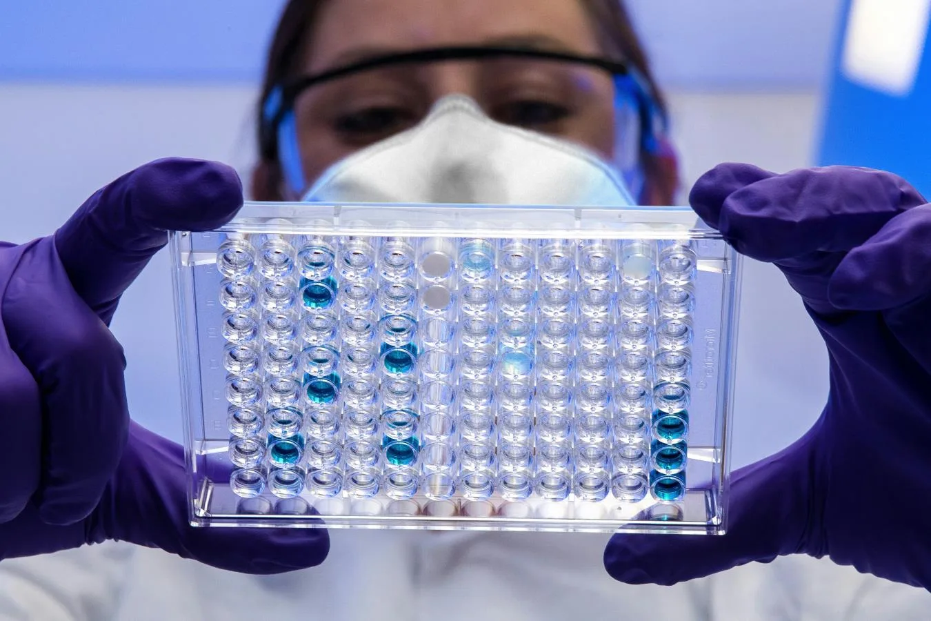 Azioni farmaceutiche europee: l'accordo Pfizer-Trump scatena il rally