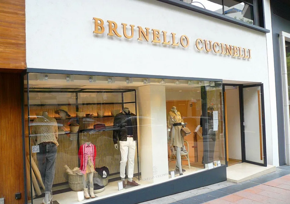 Le vetrine di un negozio Brunello Cucinelli a Madrid