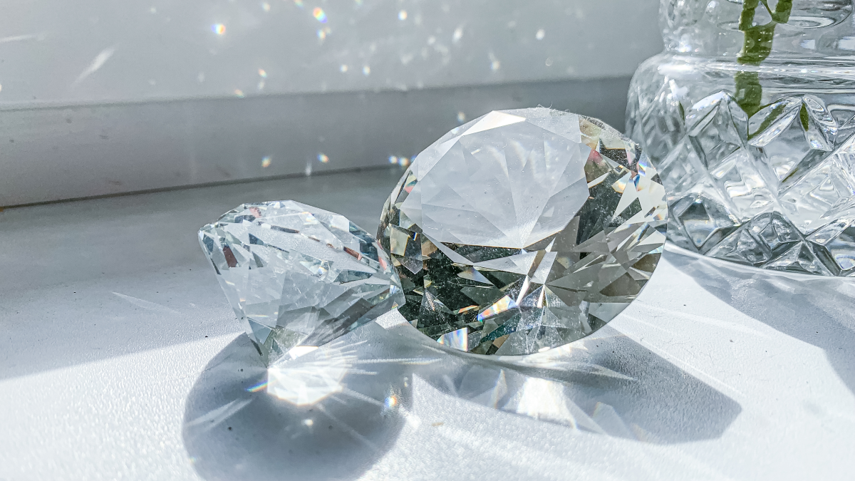 Due diamanti di dimensioni differenti
