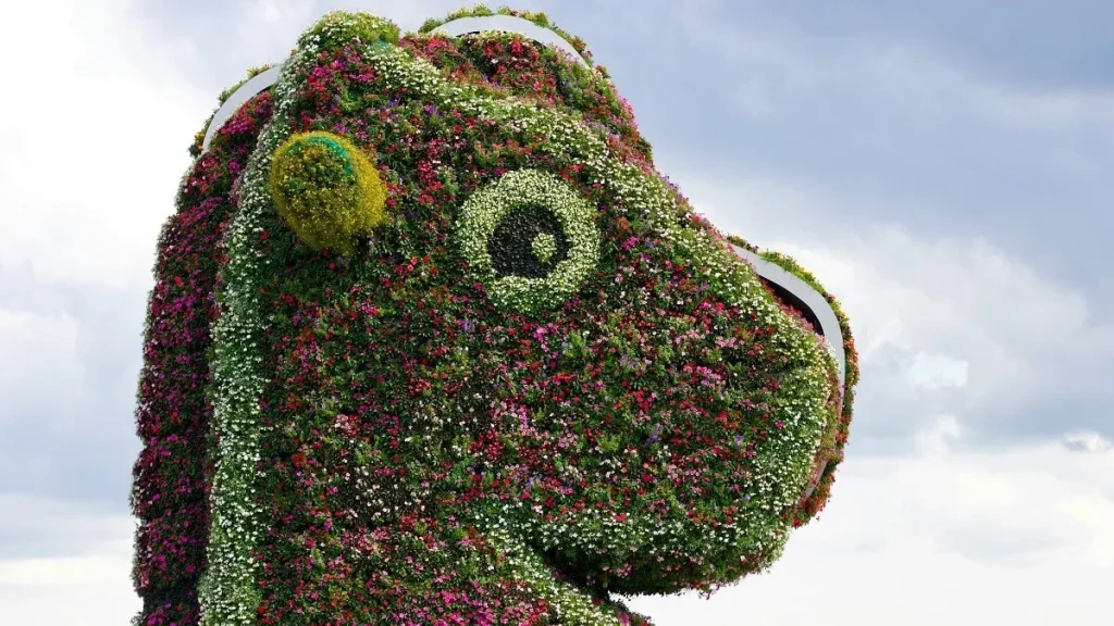 La scultura Split-Rocker di Jeff Koons al museo Glenstone di Potomac