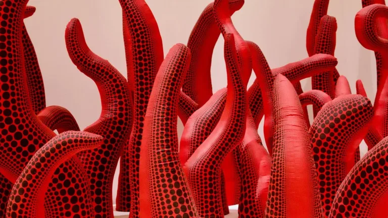 L'opera The Moment of Regeneration di Yayoi Kusama al Guggenheim Museum di Bilbao