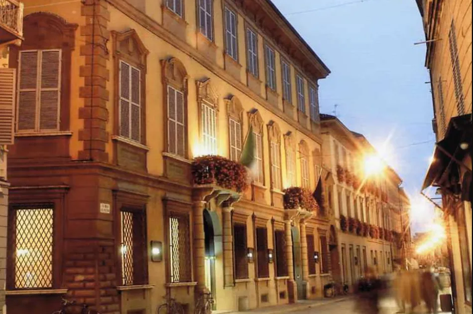 Palazzo Spalletti Crivelli, sede del Credem in Emilia Romagna