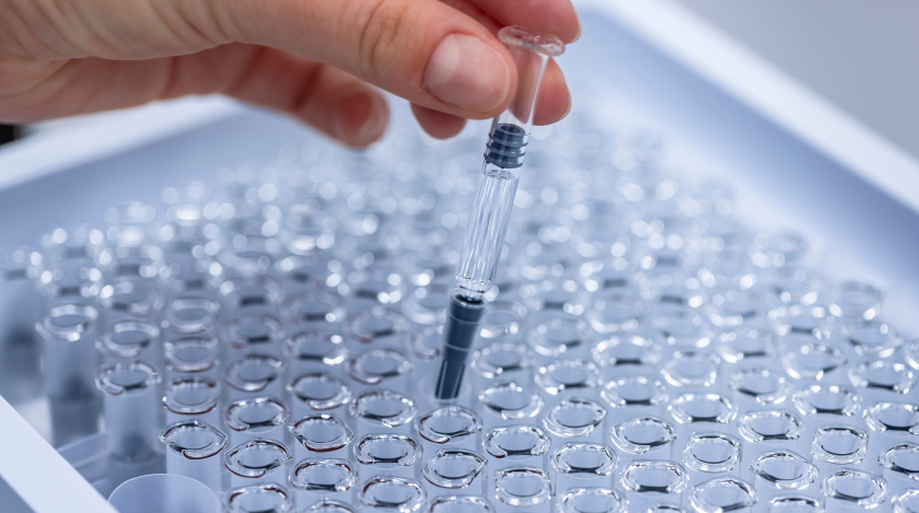 Le provette per gli studi sull'analisi dei medicinali