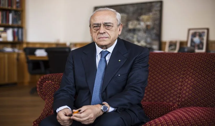 francesco gaetano caltagirone nel suo studio