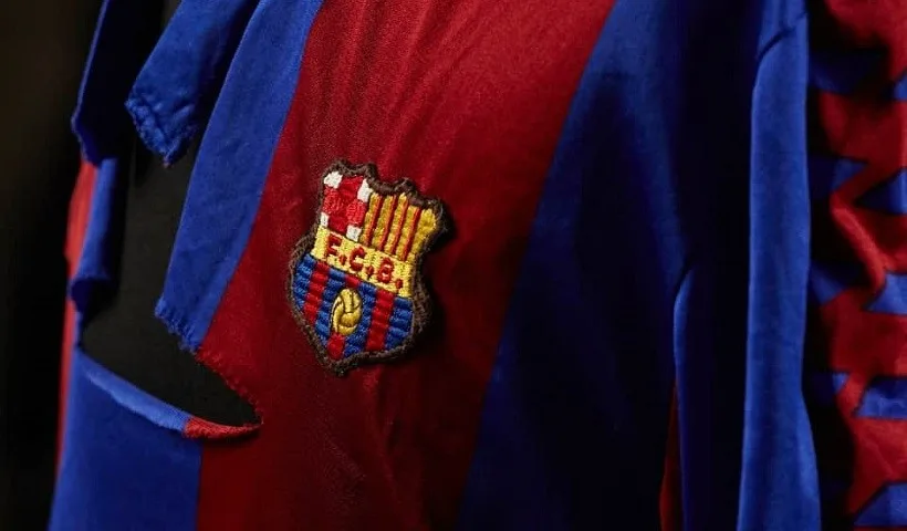 La maglia del Barcellona, una delle squadre con cui ha giocato Diego Armando Maradona