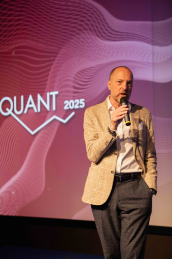 Daniele Bernardi sul palco dell'edizione 2025 di Quant