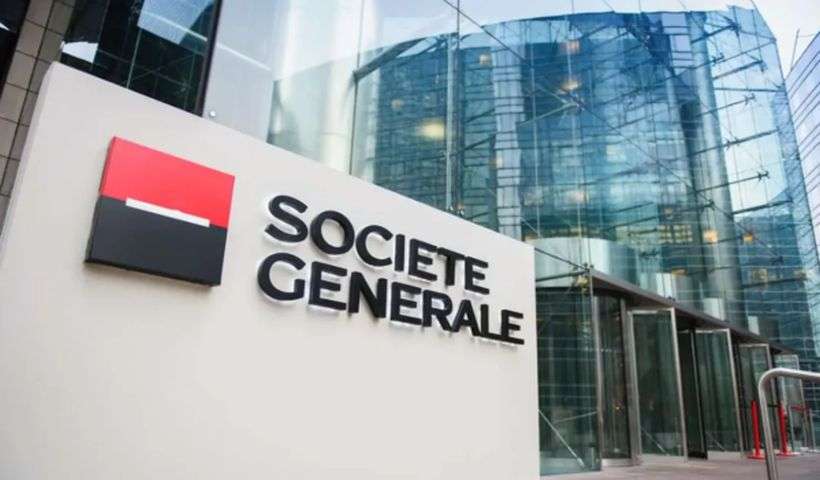 L'ingresso della sede centrale di Societe Generale con il pannello indicante il nme e il logo del secondo gruppo bancario francese