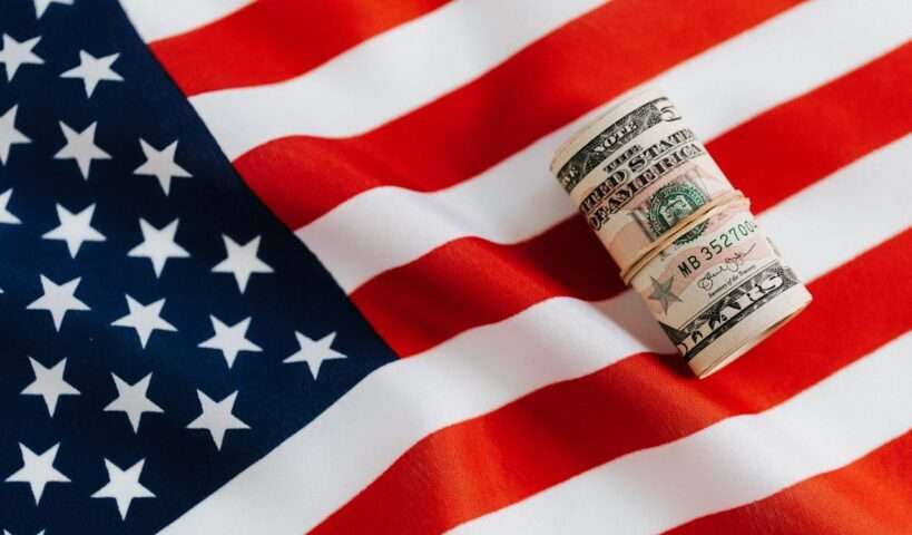 bandiera usa con dollaro