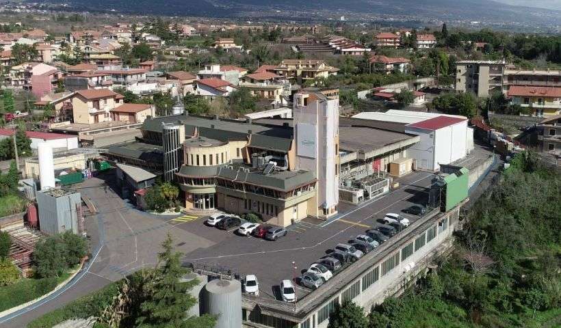 a foto dell'esterno dello stabilimento Tomarchio