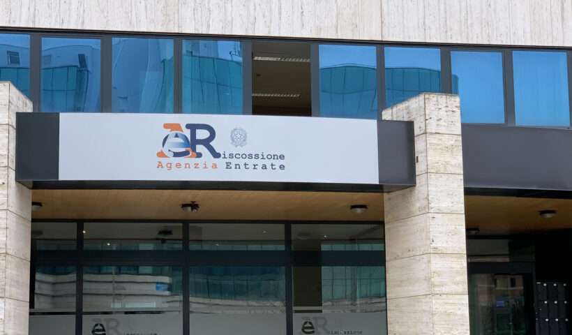 Facciata sede Agenzia delle Entrate