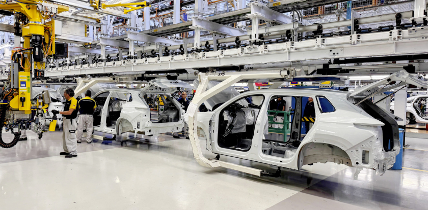 La catena di montaggio di unimpianto Volkswagen in Messico.