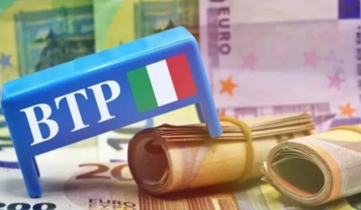 Btp Valore. La scritta, con la bandiera italiana, appare su banconote e rotoli di banconote da 50 euro
